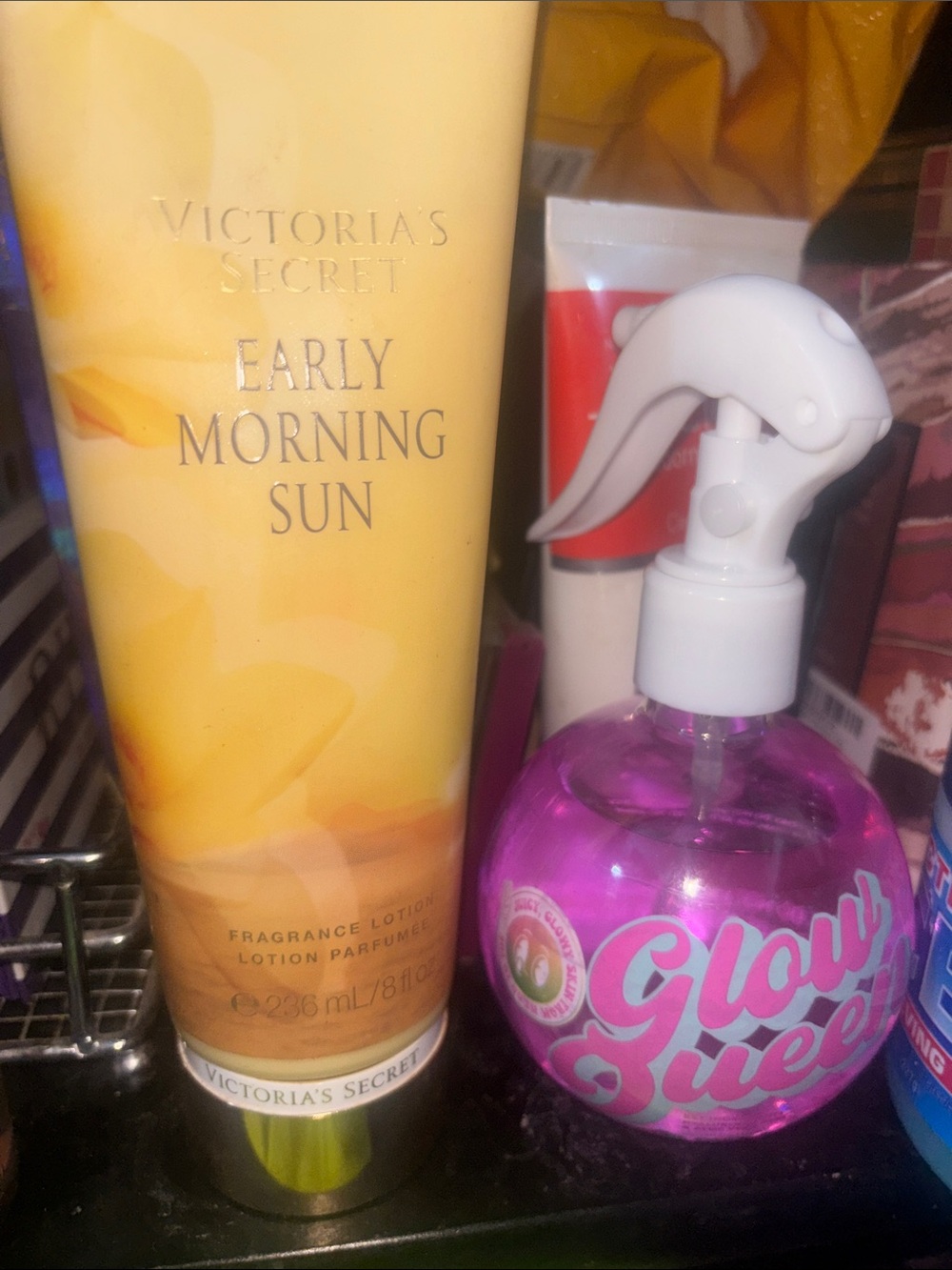 Victoria's Secret Early Morning Sun Lotion - Yellow plus gift